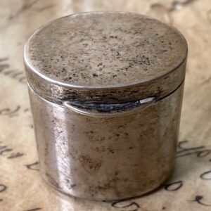 Antiguo Pastillero en Plata de Ley