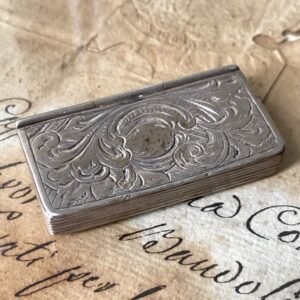 Antigua Caja Pastillero en Plata