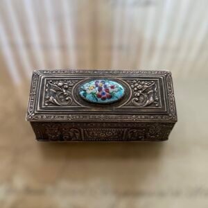 Preciosa caja de Plata con Esmalte a Fuego.