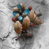 Antiguo y Precioso Broche de Plata decorado con Esmalte y Coral