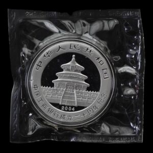 Alternative view of Panda 2004 – Moneda Conmemorativa China 10 Yuan – “20º Aniversario del Industrial and Commercial Bank of China” – 1 Onza de Plata .999