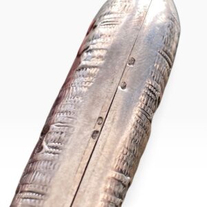 Pitillera francesa de plata de ley – Decoración repujada floral – 60,74 g – 92 × 62 × 17 mm – Con punzones franceses - Imagen 4